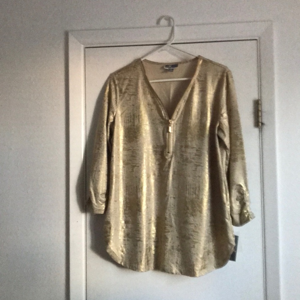 3/4 sleeve,gold tone,front zipper blouse,.